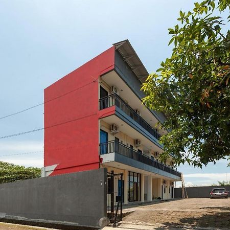 Richmond Guest House Cirebon Redpartner Eksteriør bilde