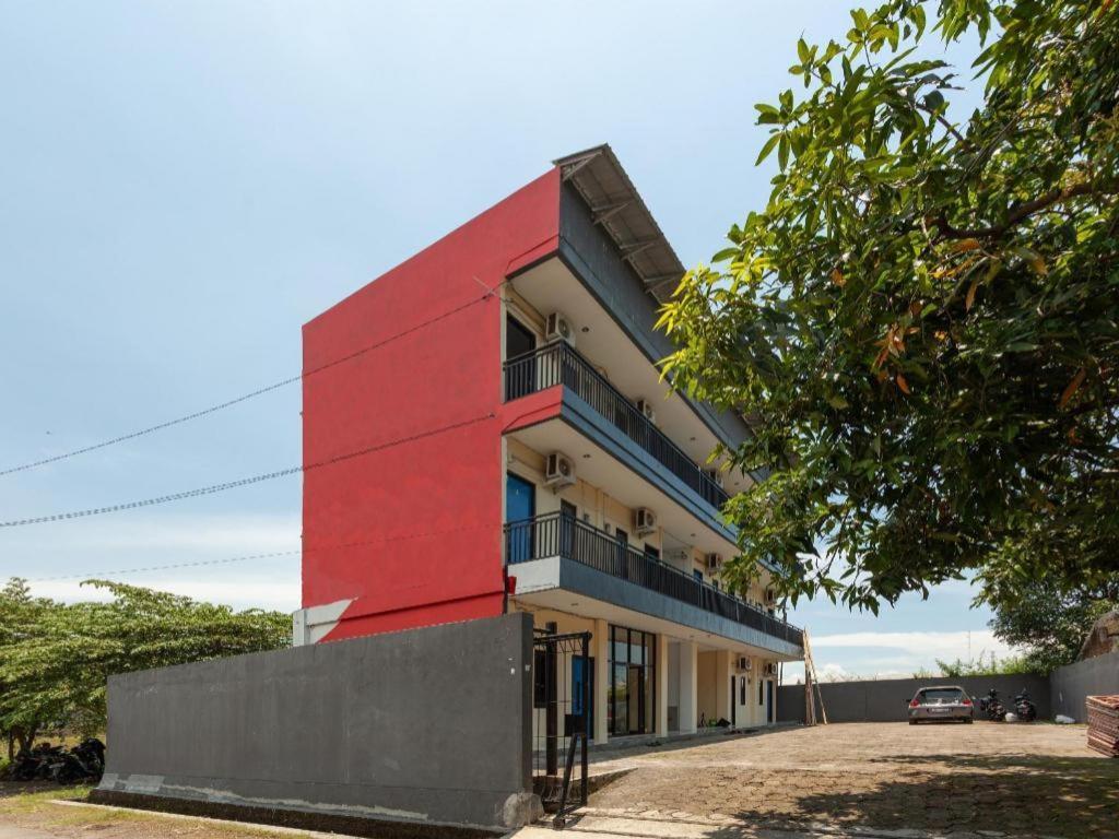Richmond Guest House Cirebon Redpartner Eksteriør bilde